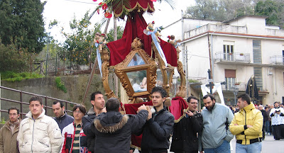 Venerdì Santo, a Cinquefrondi la processione dei misteri con protagonisti ragazzi e bambini